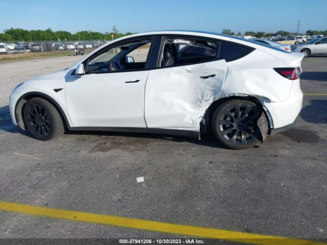 7SAYGDEE2NF435303 Tesla Model Y Long Range Dual Motor All-wheel Drive