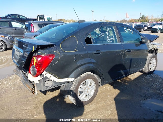 Chevrolet Sonic Lt Auto 2015 1G1JC5SH5F4102674 Image 4