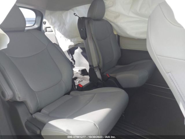 5TDYRKEC4PS167203 Toyota SIENNA XLE