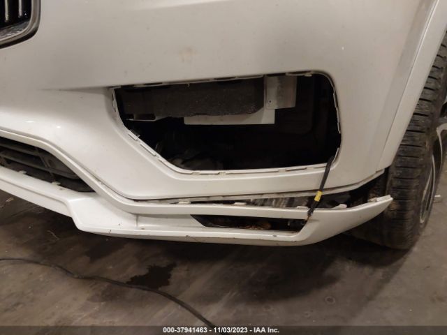 YV4A22PK3N1867098 Volvo Xc90 T6 Momentum 7 Passenger