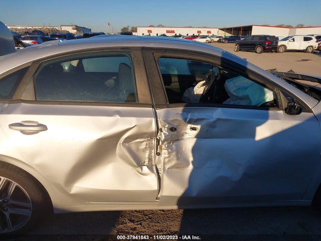 2019 KIA FORTE S VIN: 3KPF34AD5KE022919