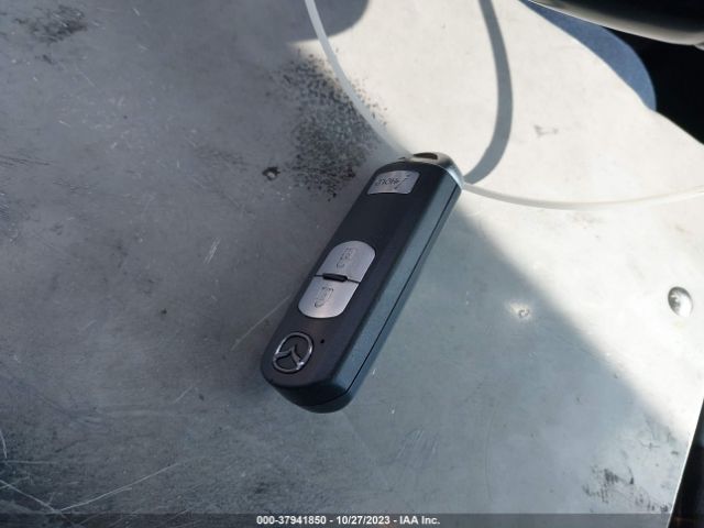 2017 MAZDA MAZDA3 5-DOOR JM1BN1M35H1102761 Photo 10