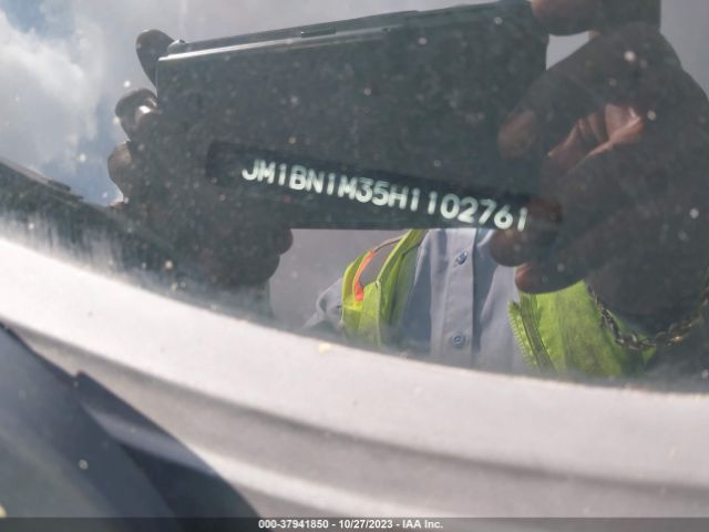 2017 MAZDA MAZDA3 5-DOOR JM1BN1M35H1102761 Photo 8