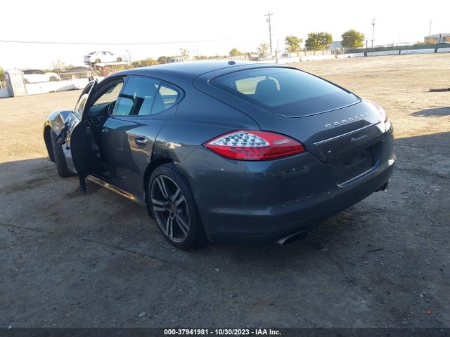 2013 PORSCHE PANAMERA WP0AA2A71DL012560 Photo 2