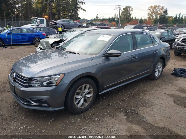 1VWAT7A34HC016903 Volkswagen Passat 1.8t S