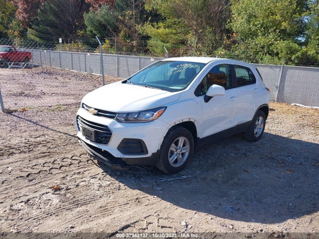Chevrolet TRAX LS 2018 KL7CJNSB3JB584872 Image 2