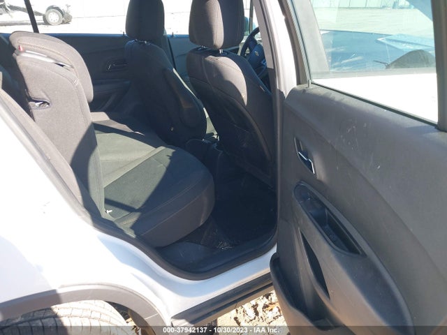 Chevrolet TRAX LS 2018 KL7CJNSB3JB584872 Image 8