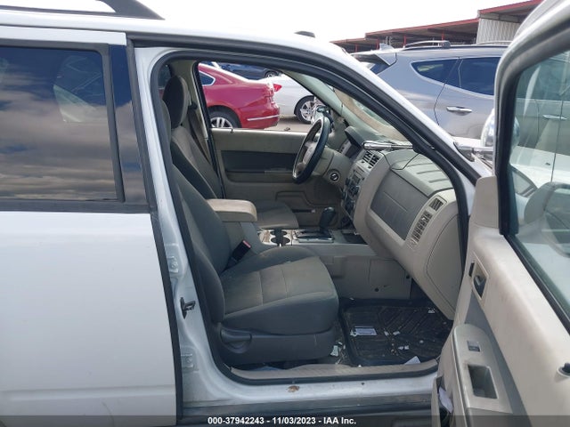 2009 FORD ESCAPE XLT VIN: 1FMCU03G69KA28795