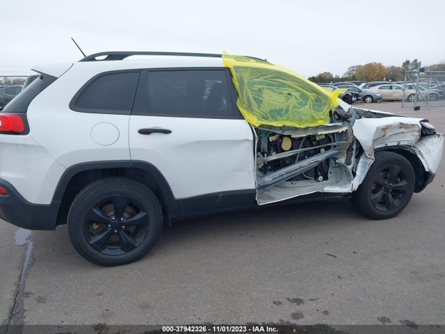 1C4PJMABXHW557509 Jeep Cherokee Altitude 4x4