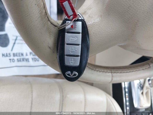 2017 INFINITI QX70 VIN: JN8CS1MW8HM414938