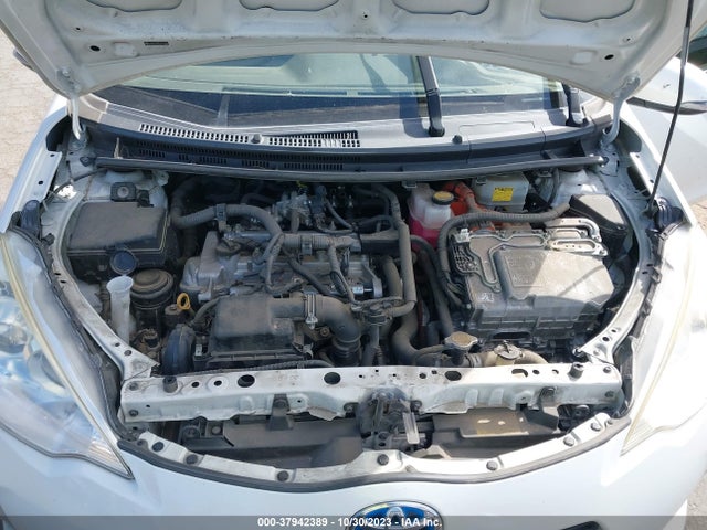 Toyota Prius C One/three/two/four 2014 JTDKDTB33E1571070 Image 10