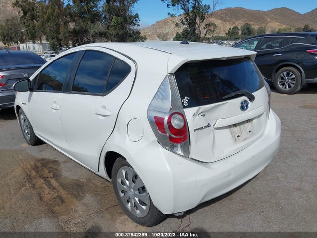 Toyota Prius C One/three/two/four 2014 JTDKDTB33E1571070 Image 3