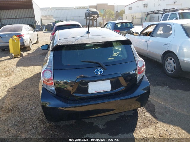 Toyota Prius C One/three/two/four 2014 JTDKDTB37E1060980 Image 17