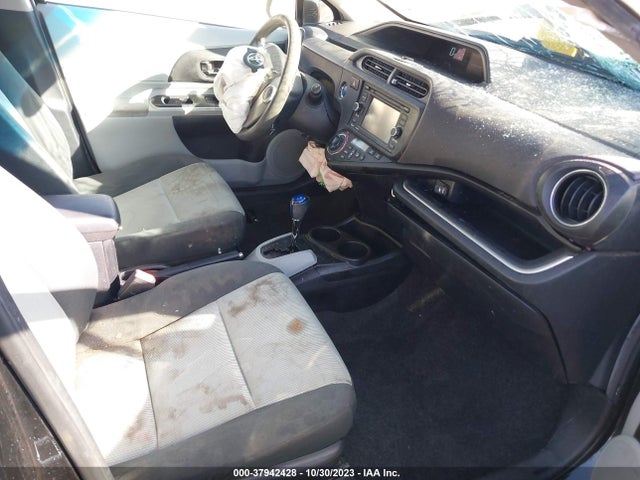 Toyota Prius C One/three/two/four 2014 JTDKDTB37E1060980 Image 5