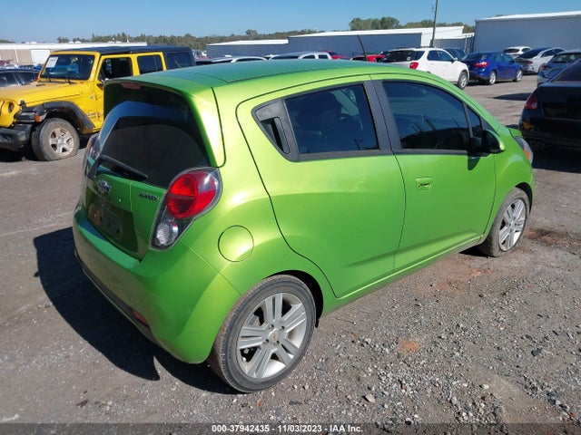 Chevrolet Spark 1lt Cvt 2015 KL8CD6S96FC755301 Image 4