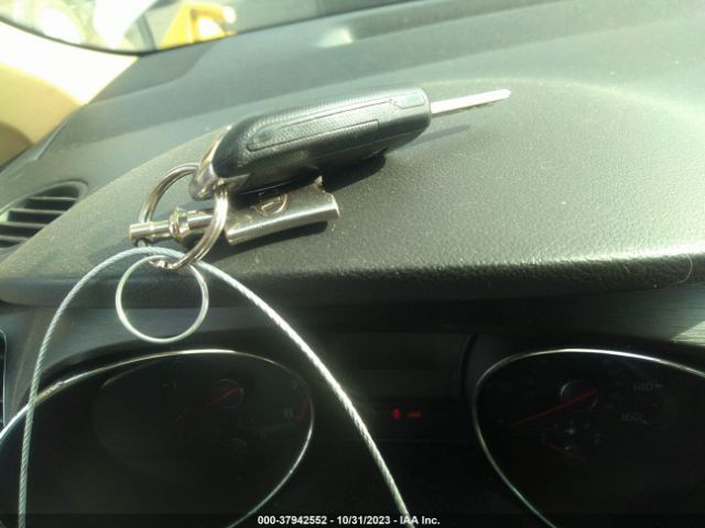 KNDMB5C15G6187210 KIA SEDONA LX