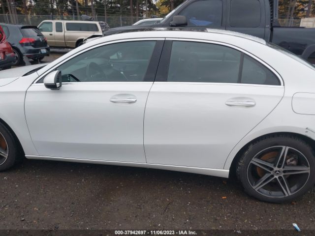 WDD3G4EB0KW000600 Mercedes-Benz A-class A 220