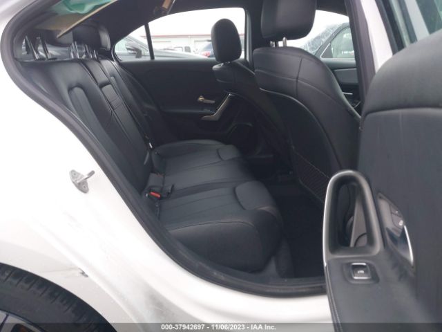 WDD3G4EB0KW000600 Mercedes-Benz A-class A 220