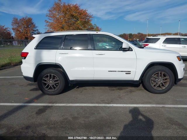 1C4RJFAG8GC417670 Jeep Grand Cherokee 75th Anniversary