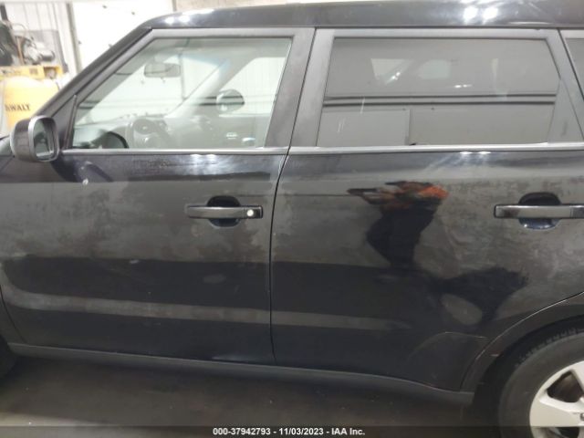 KNDJN2A22J7575517 KIA Soul Base