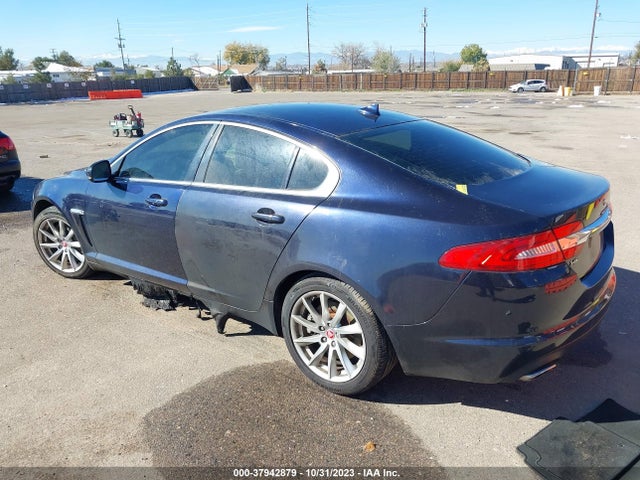 2015 JAGUAR XF SAJWA0FSXFPU60476 Photo 2