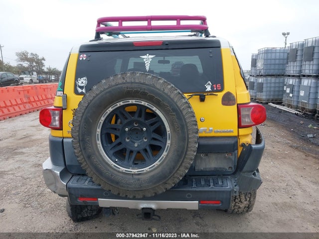 2007 TOYOTA FJ CRUISER VIN: JTEBU11FX70073551