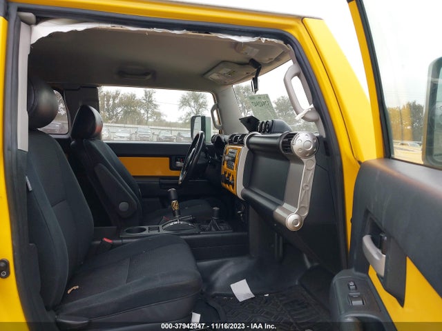 2007 TOYOTA FJ CRUISER VIN: JTEBU11FX70073551