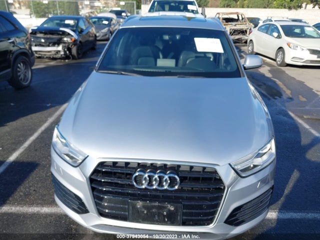 WA1BCCFS6JR027141 Audi Q3 2.0t Sport Premium/2.0t Premium