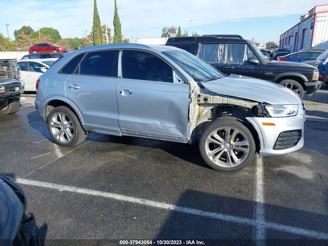 WA1BCCFS6JR027141 Audi Q3 2.0t Sport Premium/2.0t Premium