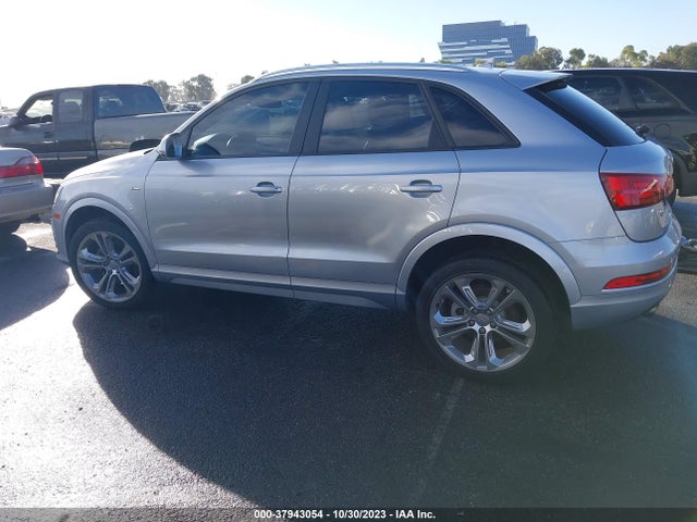 WA1BCCFS6JR027141 Audi Q3 2.0t Sport Premium/2.0t Premium