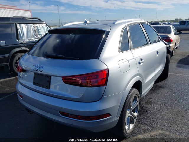 WA1BCCFS6JR027141 Audi Q3 2.0t Sport Premium/2.0t Premium