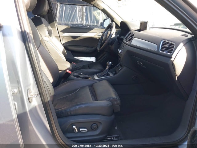 WA1BCCFS6JR027141 Audi Q3 2.0t Sport Premium/2.0t Premium