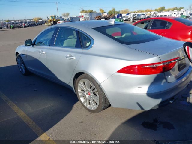 2019 JAGUAR XF SAJBD4FX3KCY76475 Photo 2