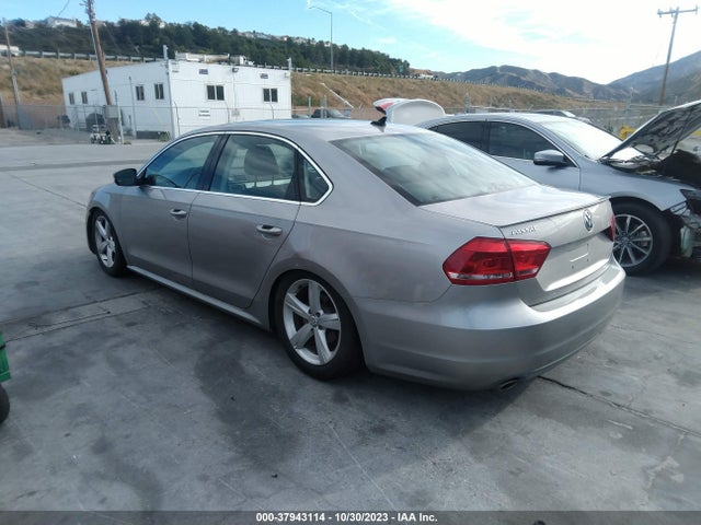 2013 VOLKSWAGEN PASSAT SE VIN: 1VWBP7A35DC007808