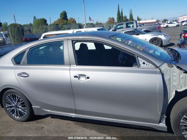 3KPF54AD3PE596579 KIA Forte Gt-line