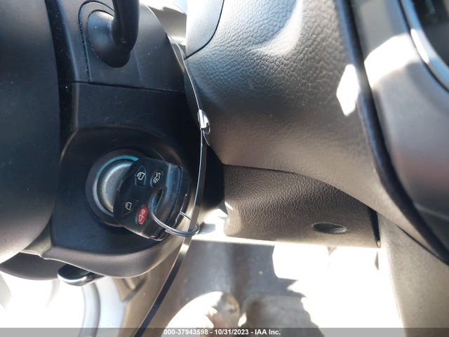 2016 FORD FOCUS SE VIN: 1FADP3K26GL251150