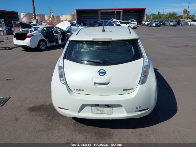2011 NISSAN LEAF SV VIN: JN1AZ0CP2BT005563