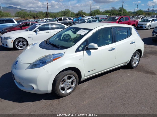 2011 NISSAN LEAF SV VIN: JN1AZ0CP2BT005563