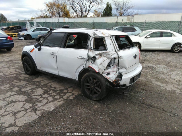 2014 MINI COUNTRYMAN WMWZB3C56EWR37284 Photo 2