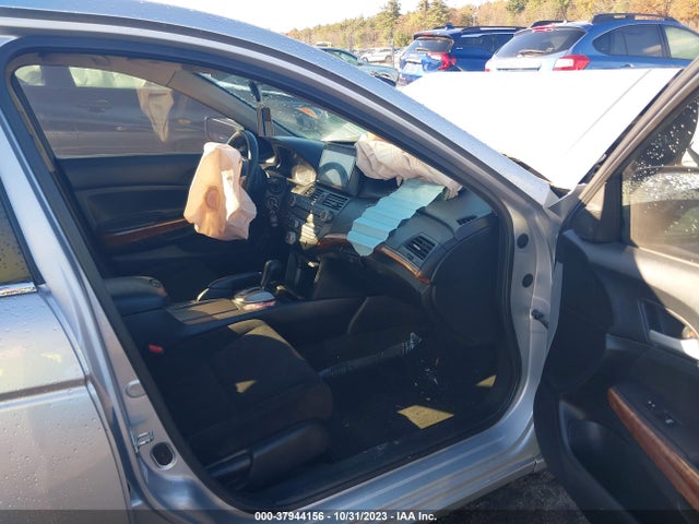 2011 HONDA ACCORD SDN EX VIN: 1HGCP2F72BA124097