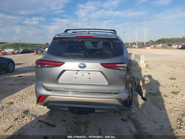 Toyota Highlander Hybrid Platinum 2023 5TDEBRCH1PS111086 Image 17