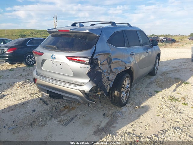 Toyota Highlander Hybrid Platinum 2023 5TDEBRCH1PS111086 Image 4