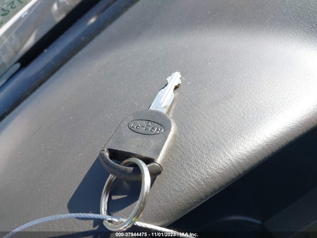 2005 FORD EXPLORER XLS VIN: 1FMZU62K45UB11353
