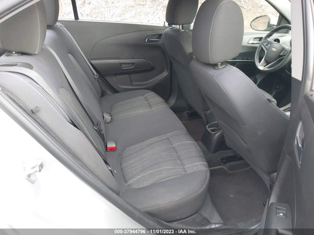 Chevrolet SONIC LT 2015 1G1JC5SH1F4110500 Image 8