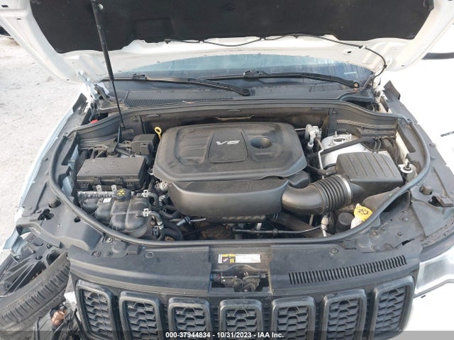 1C4RJEAG3HC617125 Jeep Grand Cherokee Laredo 4x2