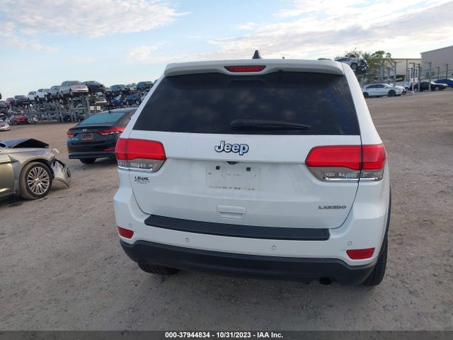 1C4RJEAG3HC617125 Jeep Grand Cherokee Laredo 4x2