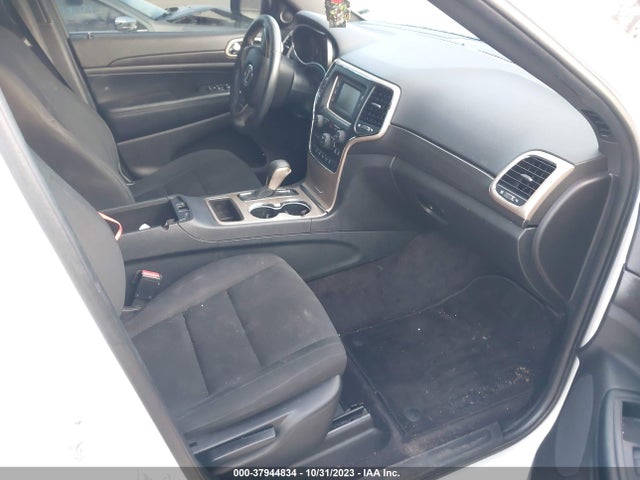 1C4RJEAG3HC617125 Jeep Grand Cherokee Laredo 4x2