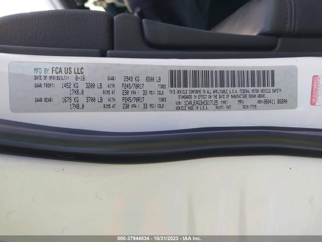 1C4RJEAG3HC617125 Jeep Grand Cherokee Laredo 4x2