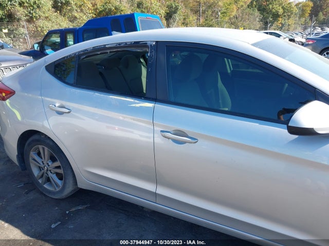 Hyundai ELANTRA SEL 2018 5NPD84LF8JH224705 Image 13