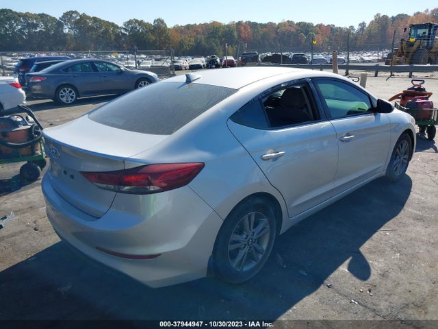 Hyundai ELANTRA SEL 2018 5NPD84LF8JH224705 Image 4